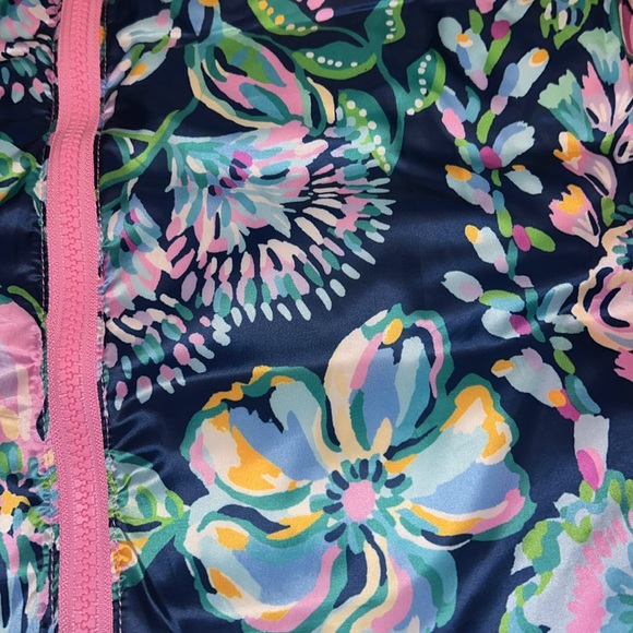 Lilly Pulitzer Girl's Amani Reversible Vest in Lilac Rose Size Large (8-10) NWT - Picture 2 of 9